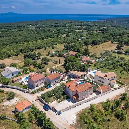 Javor Comfortable Holiday Villa Krnica